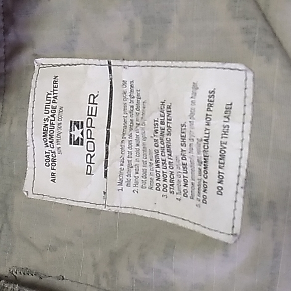 Women's small Air Force US Military utility Jacket. Green and gray - Picture 7 of 7